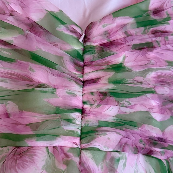 Mac Duggal NEW with Tags attached size 8 chiffon Pink Floral Strapless gown $598 - Picture 16 of 16